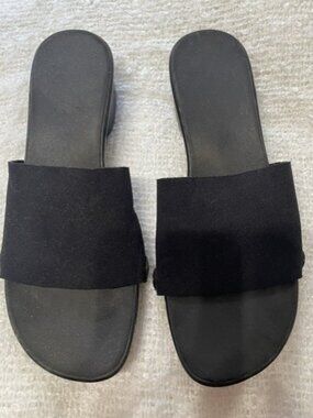 Onesole Convertible 2-in-1 Sandals Size 6